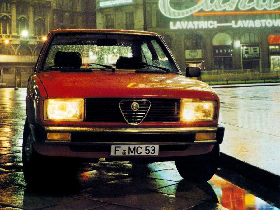  Alfa Romeo Alfetta 2000 L 1978 года  (фото 6 из 8)